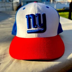 Mitchell & Ness New York Giants fitted hat. Blue white and red.